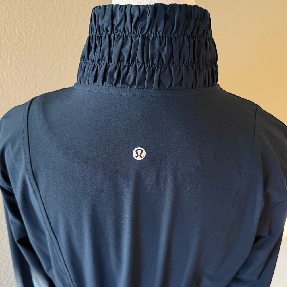 Lululemon Jacket - Picture 4 of 9
